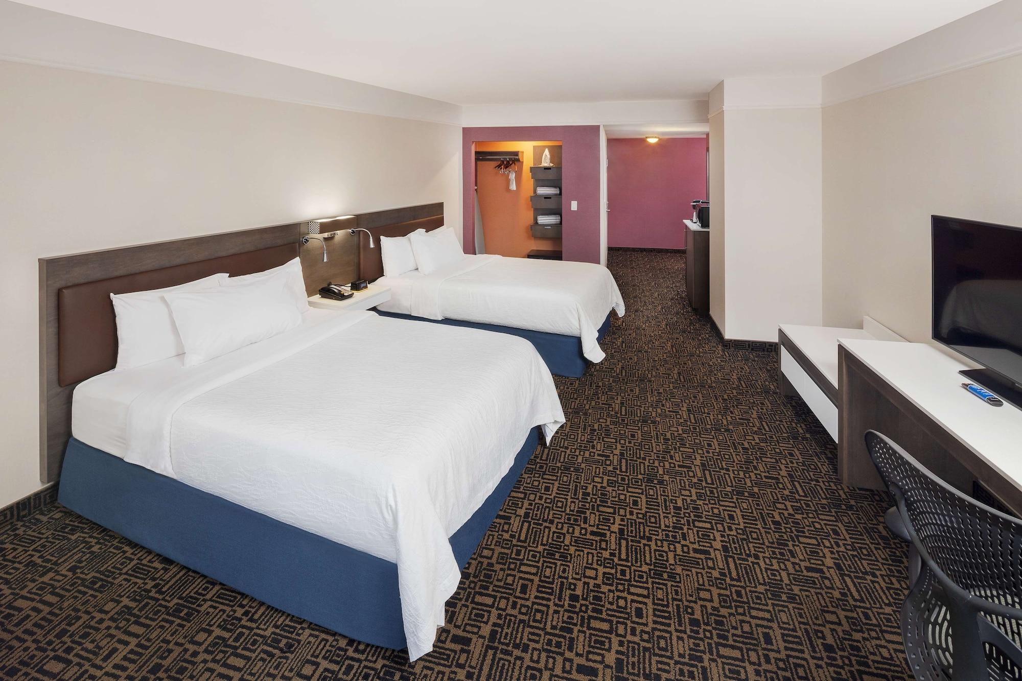 Hilton Garden Inn Montreal Centre-Ville Екстер'єр фото